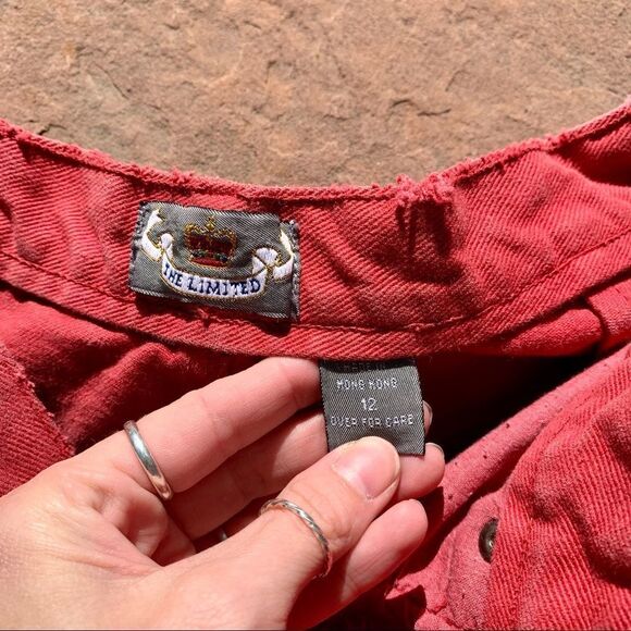 Vintage Limited Red Denim Distressed Shorts - Picture 2 of 4